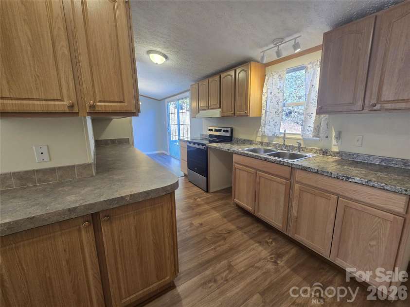 71 London Lane, Clyde, NC 28721.  MLS# CAR4321164, YatesRealty ID 3832. 