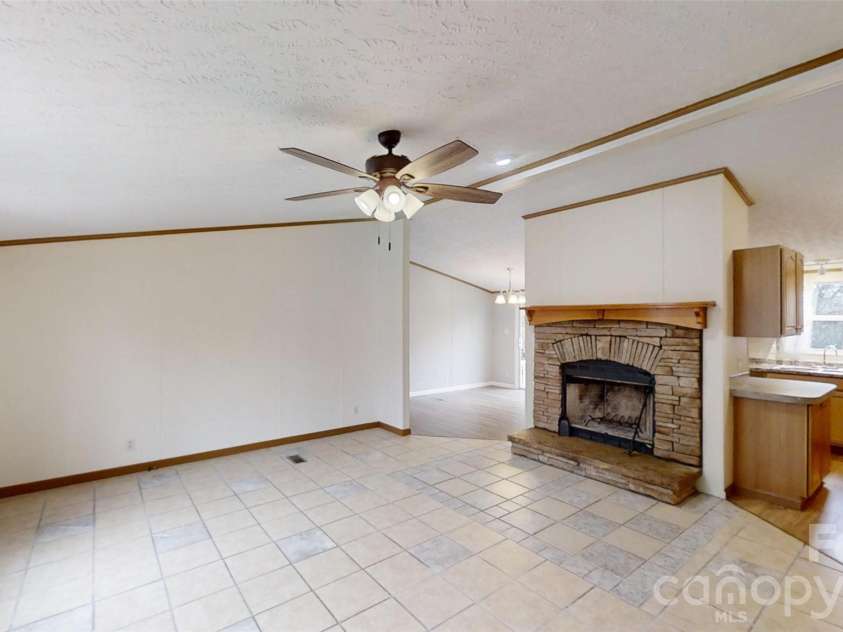 71 London Lane, Clyde, NC 28721.  MLS# CAR4321164, YatesRealty ID 3832. 