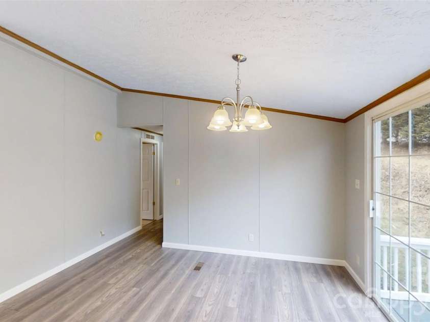 71 London Lane, Clyde, NC 28721.  MLS# CAR4321164, YatesRealty ID 3832. 