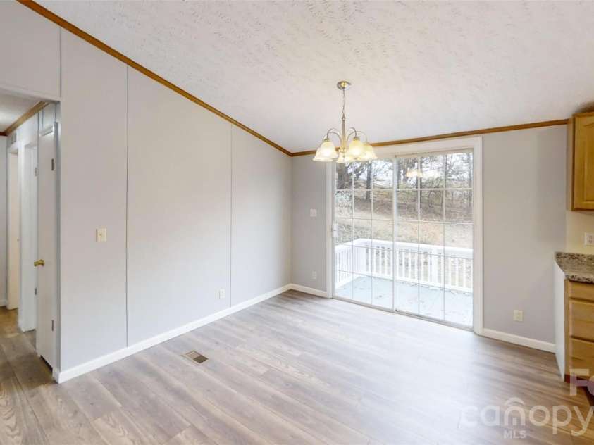 71 London Lane, Clyde, NC 28721.  MLS# CAR4321164, YatesRealty ID 3832. 
