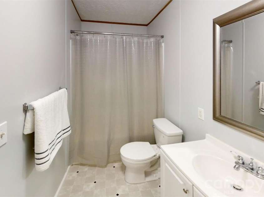 71 London Lane, Clyde, NC 28721.  MLS# CAR4321164, YatesRealty ID 3832. 