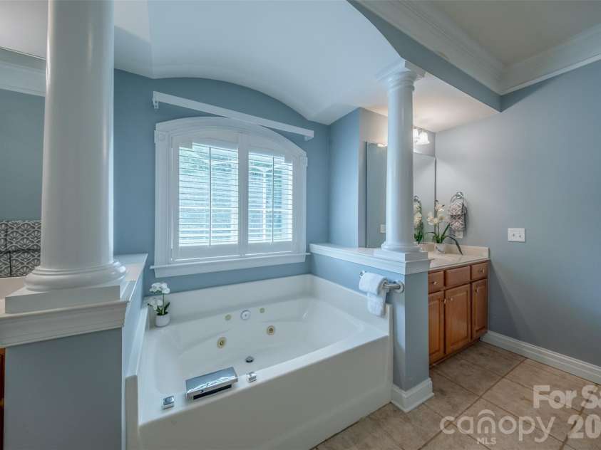 699 Beacontree Court, Concord, NC 28027.  MLS# CAR4403162, YatesRealty ID 38320. Primary Bath