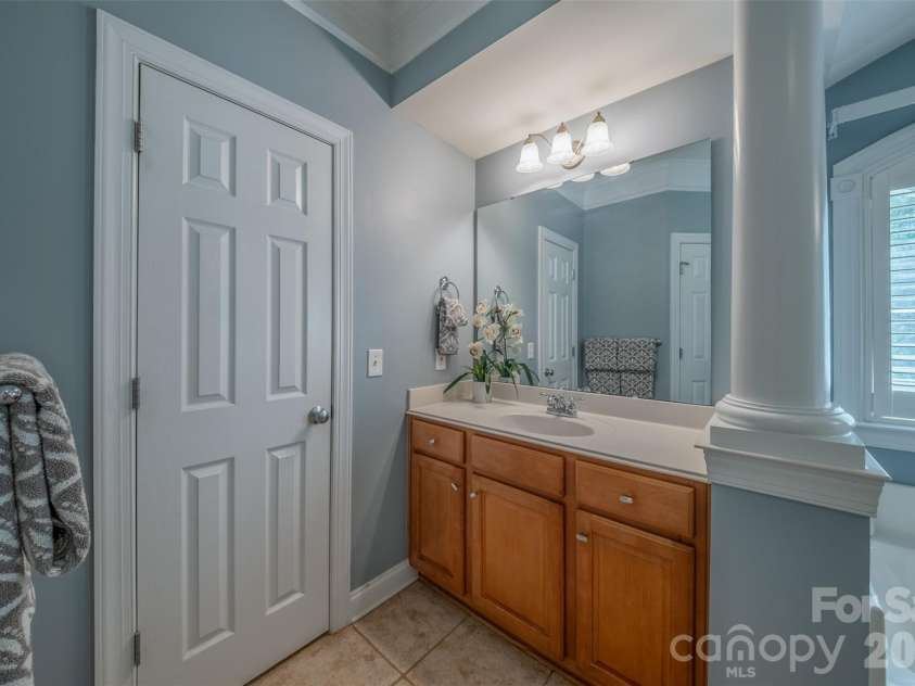 699 Beacontree Court, Concord, NC 28027.  MLS# CAR4403162, YatesRealty ID 38320. Primary Bath