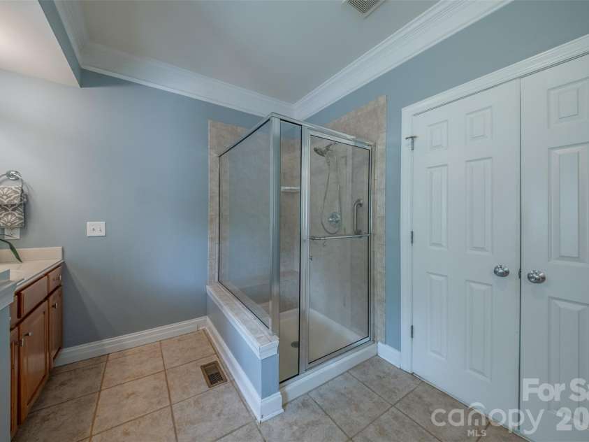 699 Beacontree Court, Concord, NC 28027.  MLS# CAR4403162, YatesRealty ID 38320. Primary Bath
