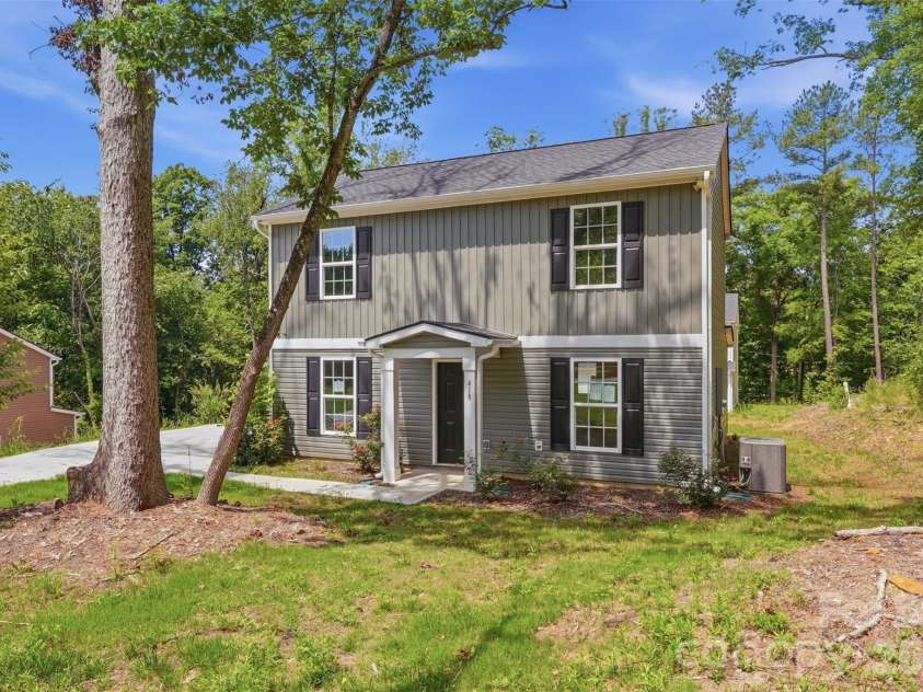 418 Kershaw Street, Lancaster, SC 29720.  MLS# CAR4351285, YatesRealty ID 38322. 