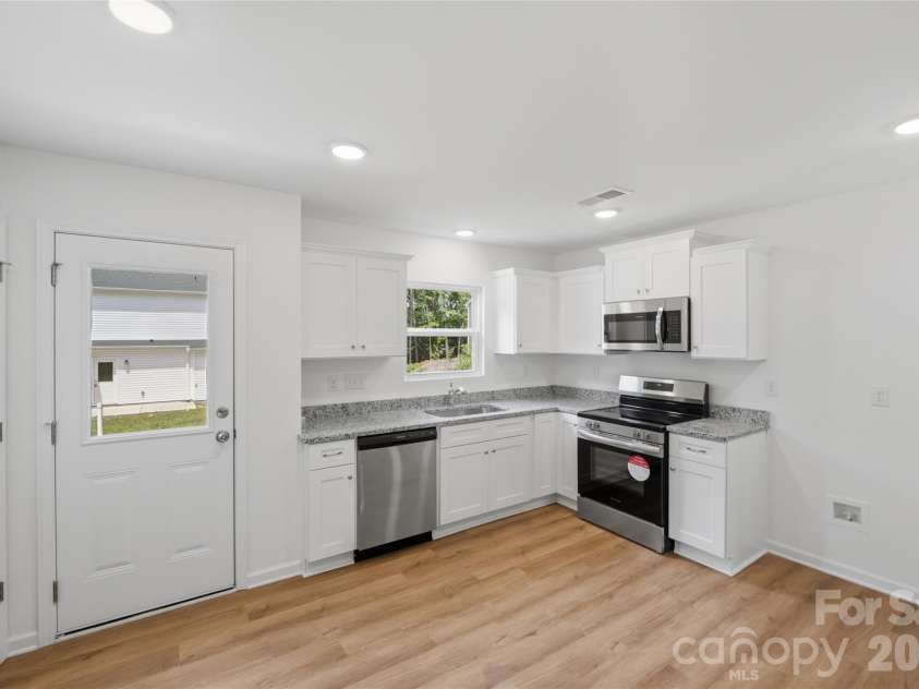 418 Kershaw Street, Lancaster, SC 29720.  MLS# CAR4351285, YatesRealty ID 38322. 