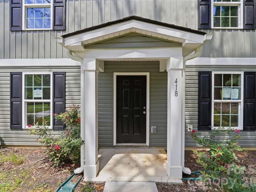 418 Kershaw Street, Lancaster, SC 29720.  MLS# CAR4351285, YatesRealty ID 38322. 