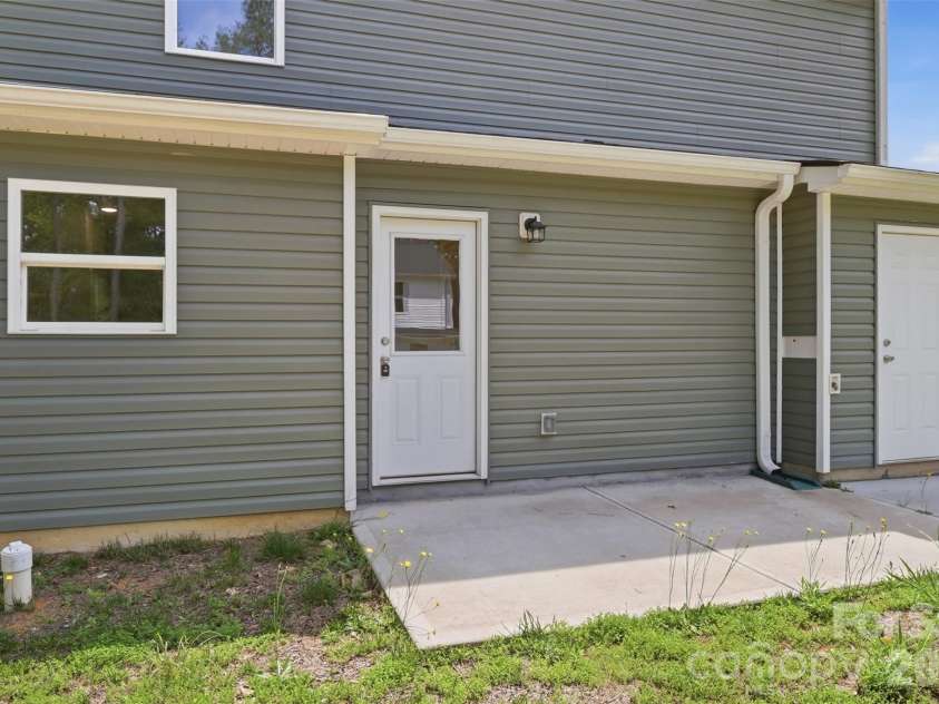 418 Kershaw Street, Lancaster, SC 29720.  MLS# CAR4351285, YatesRealty ID 38322. 