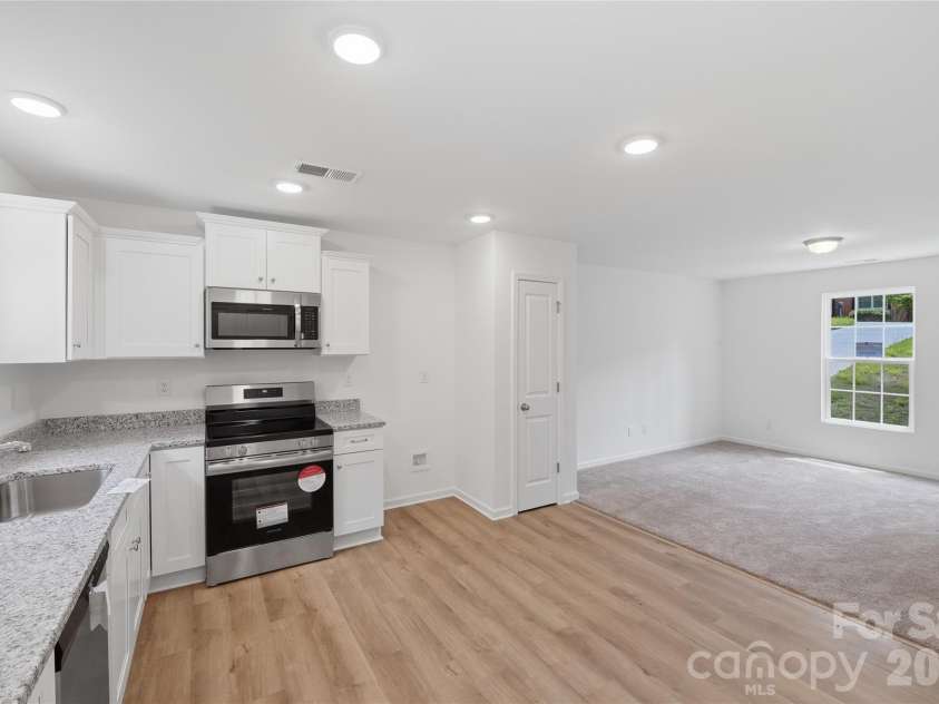 422 Kershaw Street, Lancaster, SC 29720.  MLS# CAR4385998, YatesRealty ID 38323. 