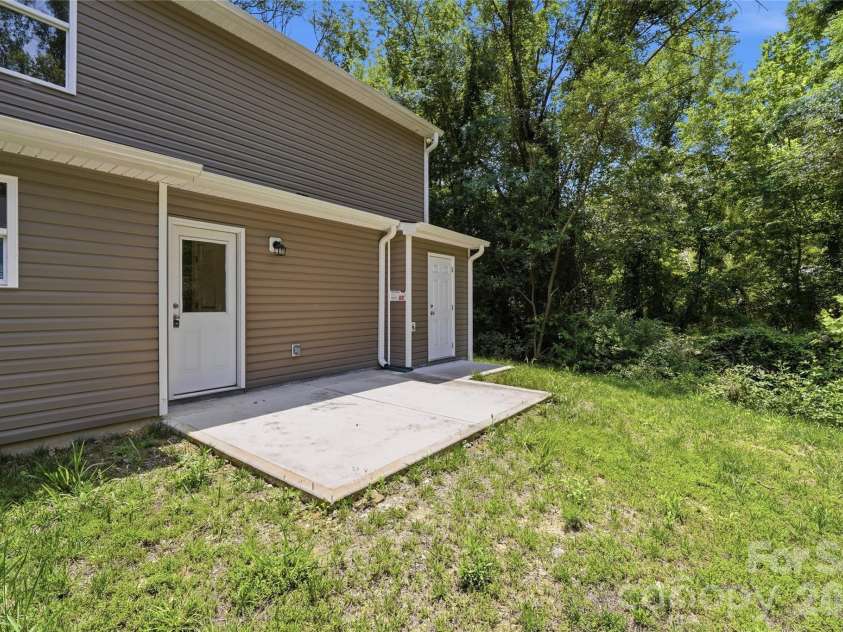 422 Kershaw Street, Lancaster, SC 29720.  MLS# CAR4385998, YatesRealty ID 38323. 