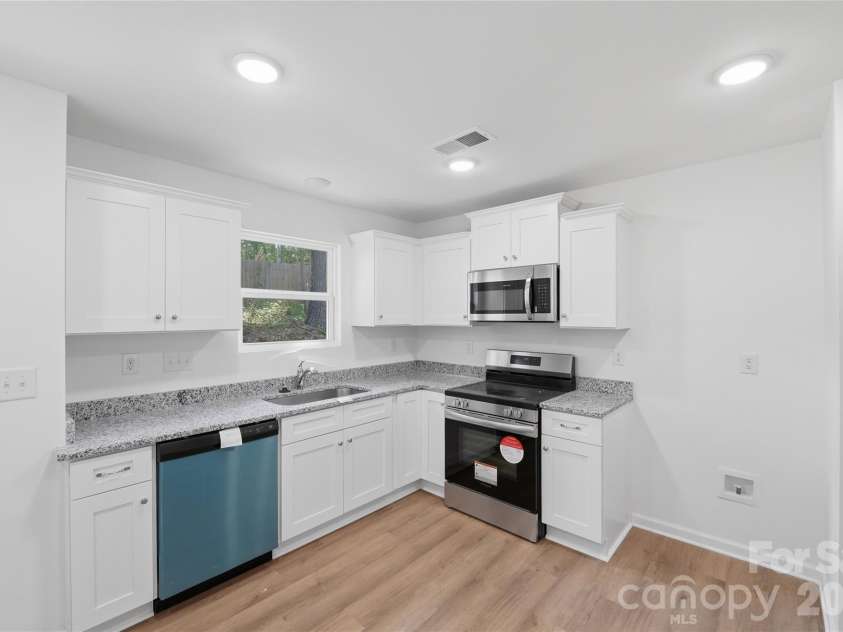 333 Buckelew Street, Lancaster, SC 29720.  MLS# CAR4385807, YatesRealty ID 38325. 