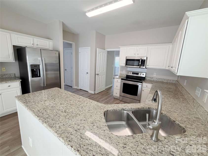 15035 Annan Court, Charlotte, NC 28277.  MLS# CAR4404832, YatesRealty ID 38328. 
