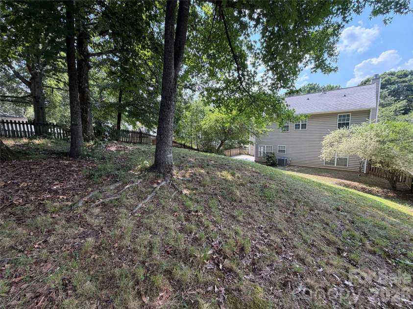 15035 Annan Court, Charlotte, NC 28277.  MLS# CAR4404832, YatesRealty ID 38328. 
