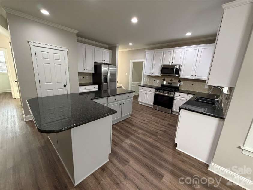 16008 Cleveleys Trail, Huntersville, NC 28078.  MLS# CAR4404769, YatesRealty ID 38329. 