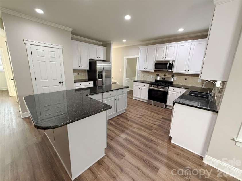 16008 Cleveleys Trail, Huntersville, NC 28078.  MLS# CAR4404769, YatesRealty ID 38329. 