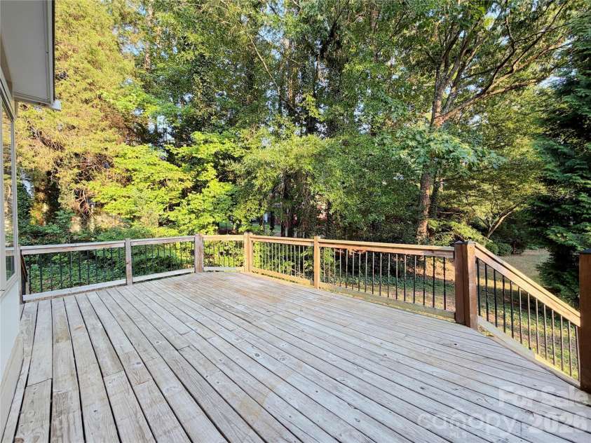 16008 Cleveleys Trail, Huntersville, NC 28078.  MLS# CAR4404769, YatesRealty ID 38329. 