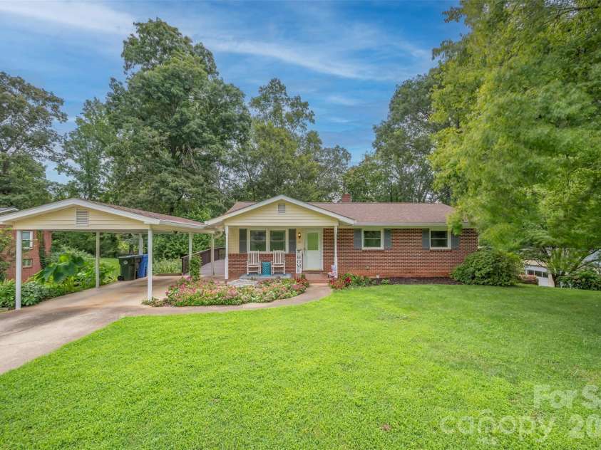 170 Hodge Street, Rutherfordton, NC 28139.  MLS# CAR4289696, YatesRealty ID 3833. 
