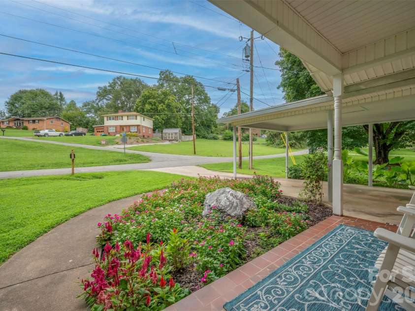 170 Hodge Street, Rutherfordton, NC 28139.  MLS# CAR4289696, YatesRealty ID 3833. 