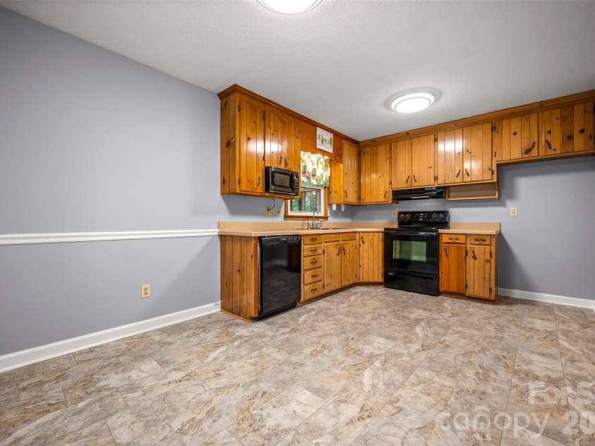 170 Hodge Street, Rutherfordton, NC 28139.  MLS# CAR4289696, YatesRealty ID 3833. 