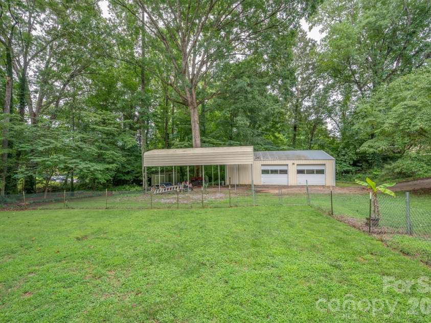 170 Hodge Street, Rutherfordton, NC 28139.  MLS# CAR4289696, YatesRealty ID 3833. 