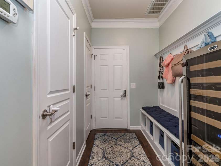 1726 Royal Gorge Avenue, Charlotte, NC 28210.  MLS# CAR4373628, YatesRealty ID 38330. 