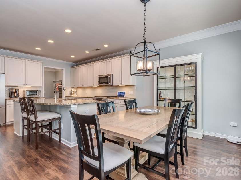 1726 Royal Gorge Avenue, Charlotte, NC 28210.  MLS# CAR4373628, YatesRealty ID 38330. 