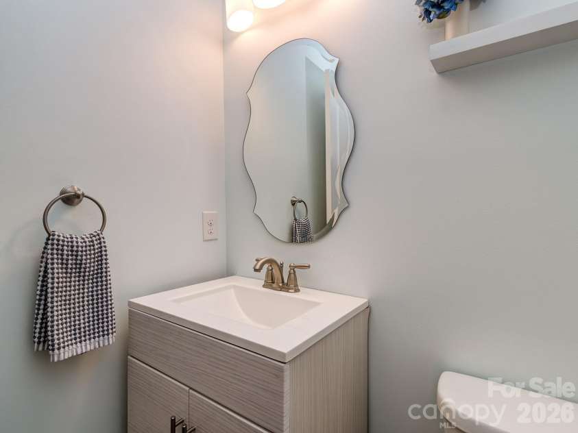 1726 Royal Gorge Avenue, Charlotte, NC 28210.  MLS# CAR4373628, YatesRealty ID 38330. 