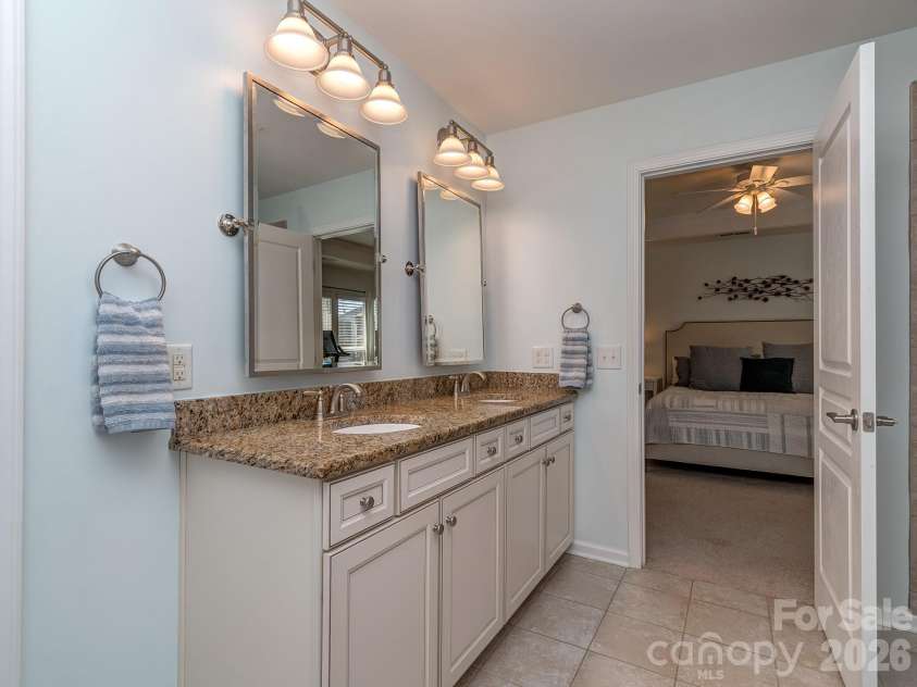 1726 Royal Gorge Avenue, Charlotte, NC 28210.  MLS# CAR4373628, YatesRealty ID 38330. 