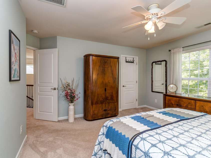 1726 Royal Gorge Avenue, Charlotte, NC 28210.  MLS# CAR4373628, YatesRealty ID 38330. 