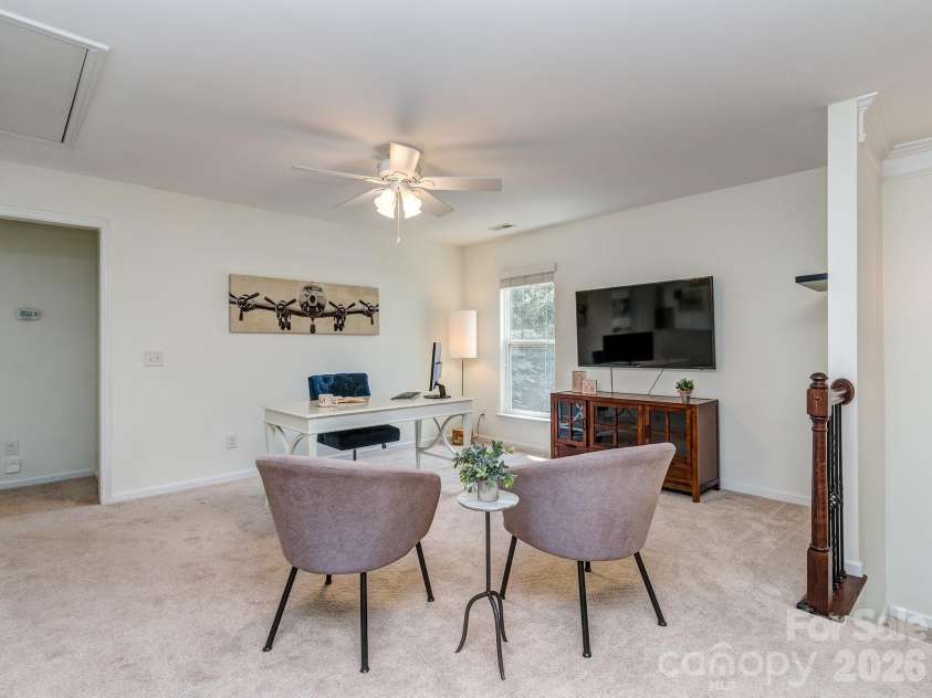 1726 Royal Gorge Avenue, Charlotte, NC 28210.  MLS# CAR4373628, YatesRealty ID 38330. Loft