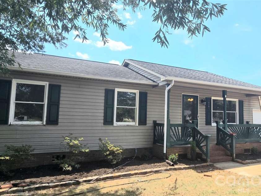 910 Lyndsey Brooke Court, Lincolnton, NC 28092.  MLS# CAR4400225, YatesRealty ID 38331. 