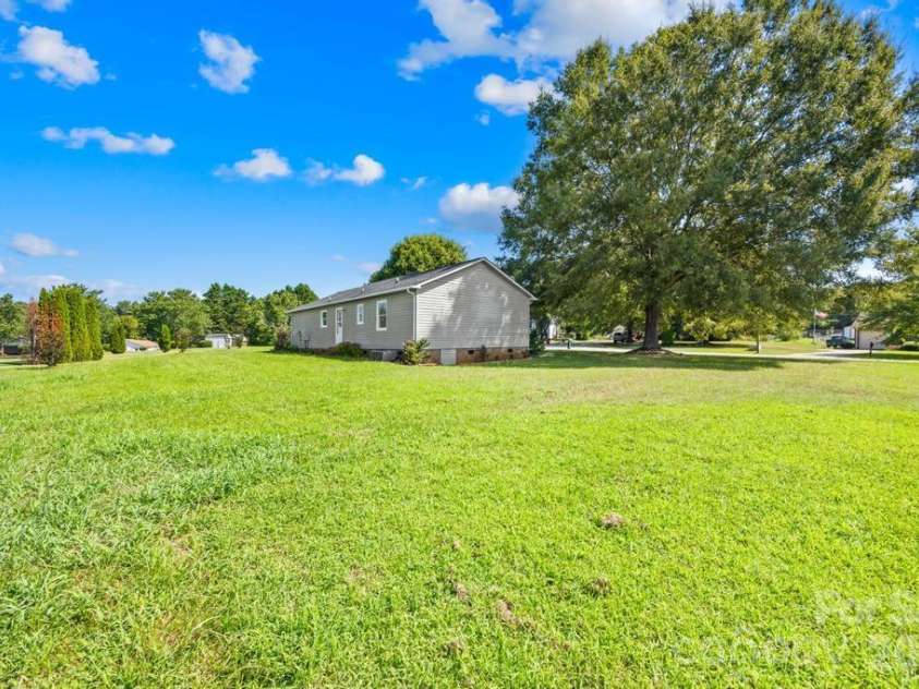 910 Lyndsey Brooke Court, Lincolnton, NC 28092.  MLS# CAR4400225, YatesRealty ID 38331. 