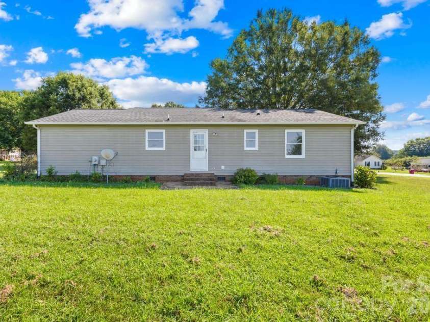 910 Lyndsey Brooke Court, Lincolnton, NC 28092.  MLS# CAR4400225, YatesRealty ID 38331. Back