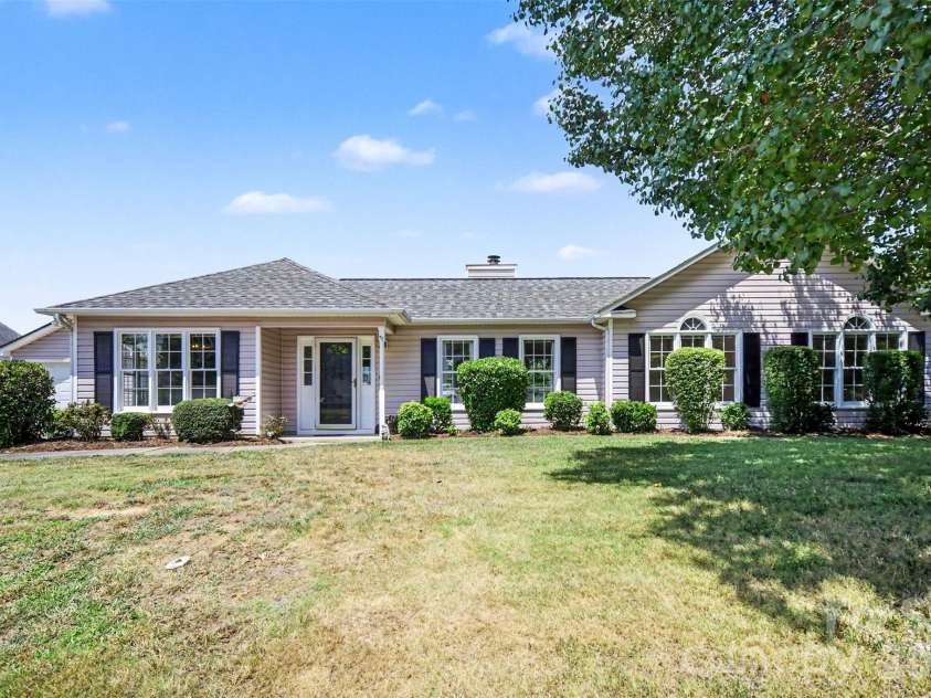 1619 Riverdale Drive, Rock Hill, SC 29732.  MLS# CAR4404592, YatesRealty ID 38332. 