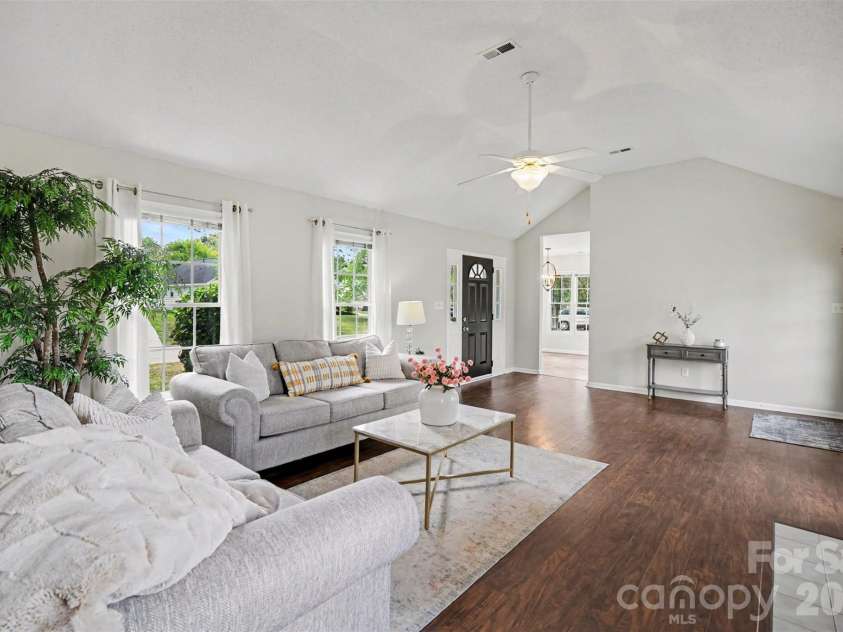 1619 Riverdale Drive, Rock Hill, SC 29732.  MLS# CAR4404592, YatesRealty ID 38332. 