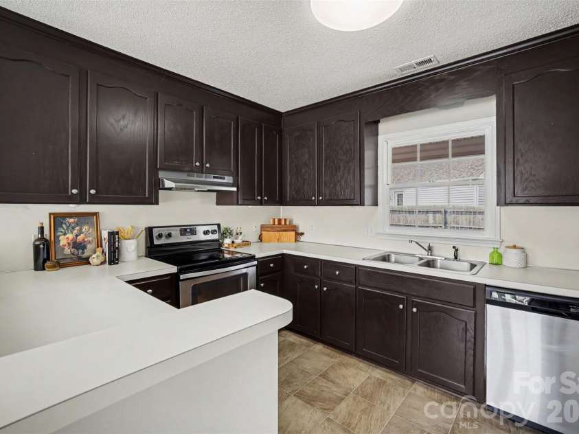 1619 Riverdale Drive, Rock Hill, SC 29732.  MLS# CAR4404592, YatesRealty ID 38332. 