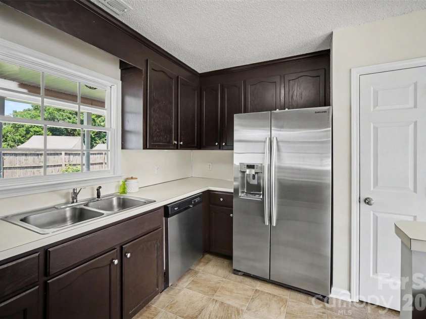 1619 Riverdale Drive, Rock Hill, SC 29732.  MLS# CAR4404592, YatesRealty ID 38332. 