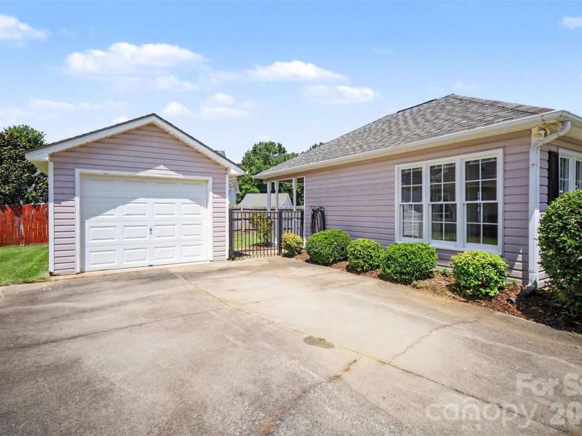 1619 Riverdale Drive, Rock Hill, SC 29732.  MLS# CAR4404592, YatesRealty ID 38332. 
