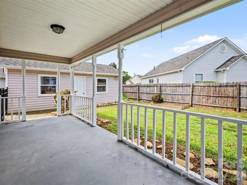 1619 Riverdale Drive, Rock Hill, SC 29732.  MLS# CAR4404592, YatesRealty ID 38332. 