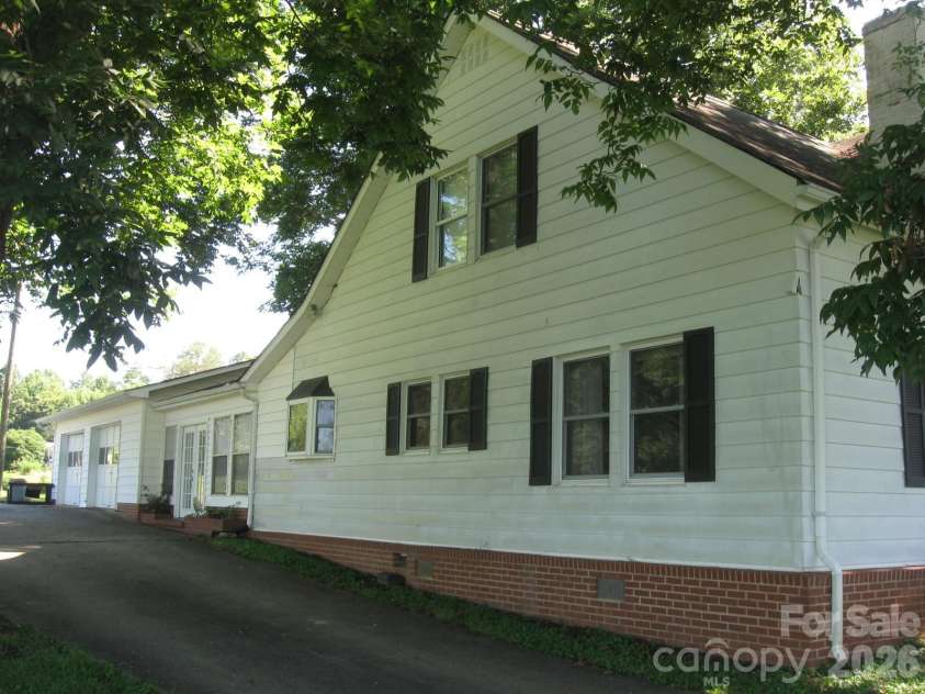 3850 hartland Road, Lenoir, NC 29845.  MLS# CAR4405459, YatesRealty ID 38333. 