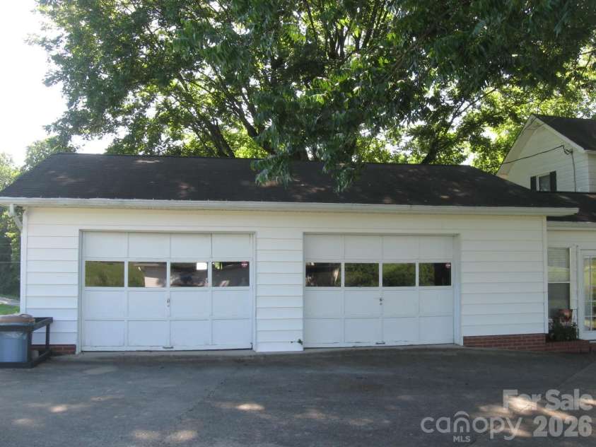 3850 hartland Road, Lenoir, NC 29845.  MLS# CAR4405459, YatesRealty ID 38333. 