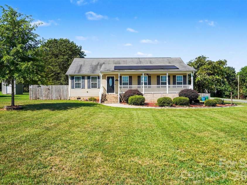 5312 Willow Run Drive, Monroe, NC 28110.  MLS# CAR4404155, YatesRealty ID 38334. 