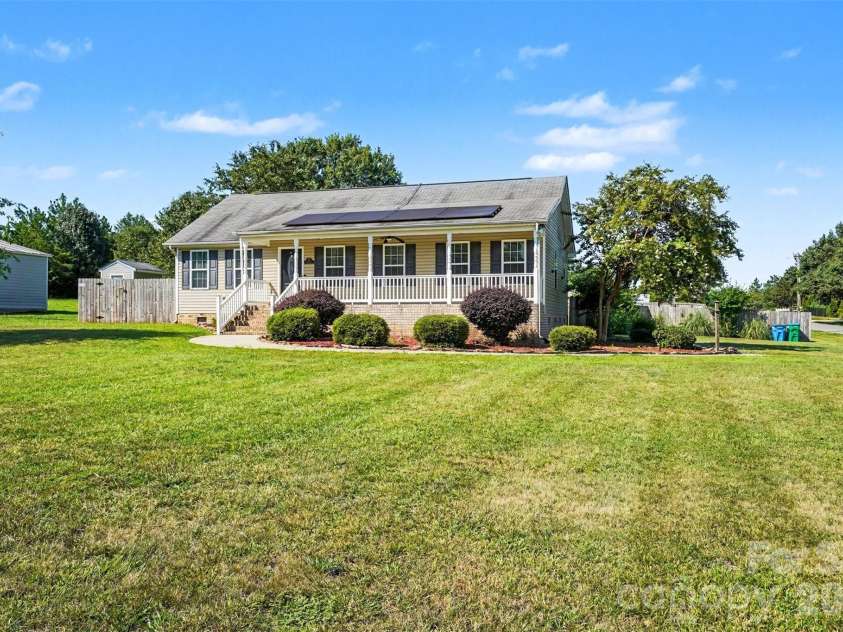 5312 Willow Run Drive, Monroe, NC 28110.  MLS# CAR4404155, YatesRealty ID 38334. 