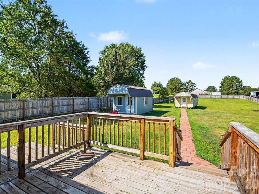 5312 Willow Run Drive, Monroe, NC 28110.  MLS# CAR4404155, YatesRealty ID 38334. 