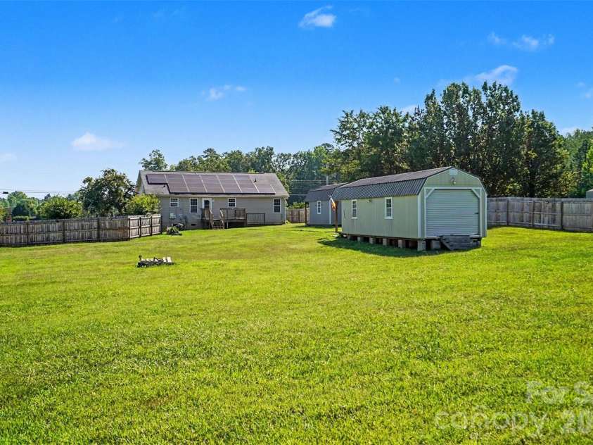 5312 Willow Run Drive, Monroe, NC 28110.  MLS# CAR4404155, YatesRealty ID 38334. 