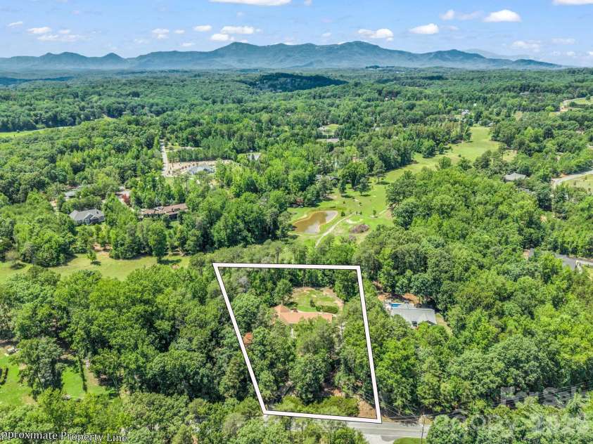 2000 Golf Course Road, Columbus, NC 28722.  MLS# CAR4400357, YatesRealty ID 38335. 