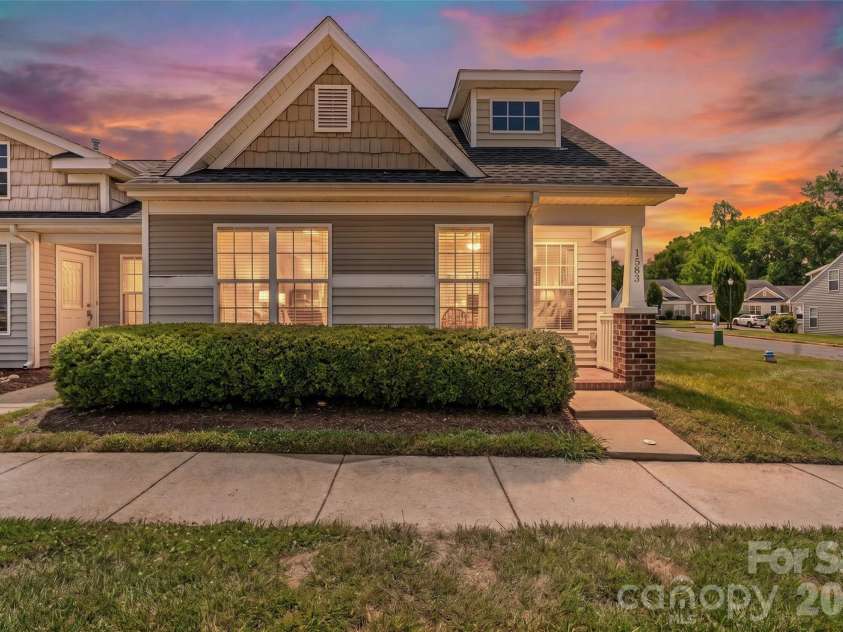 1583 Tiana Way, Rock Hill, SC 29732.  MLS# CAR4402330, YatesRealty ID 38336. 