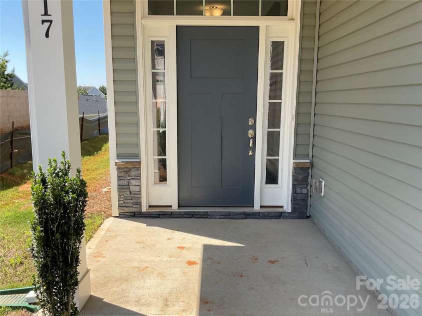 717 Inwood Hill Drive, Gastonia, NC 28056.  MLS# CAR4343377, YatesRealty ID 38337. 