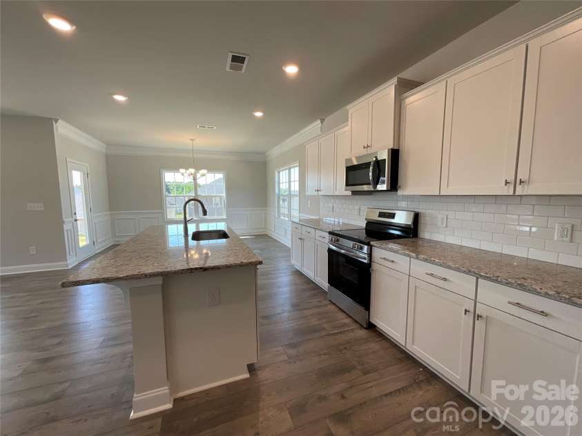 717 Inwood Hill Drive, Gastonia, NC 28056.  MLS# CAR4343377, YatesRealty ID 38337. 
