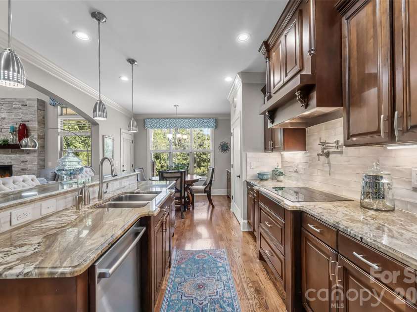 5895 Bakers Point, Hickory, NC 28602.  MLS# CAR4402163, YatesRealty ID 38339. 